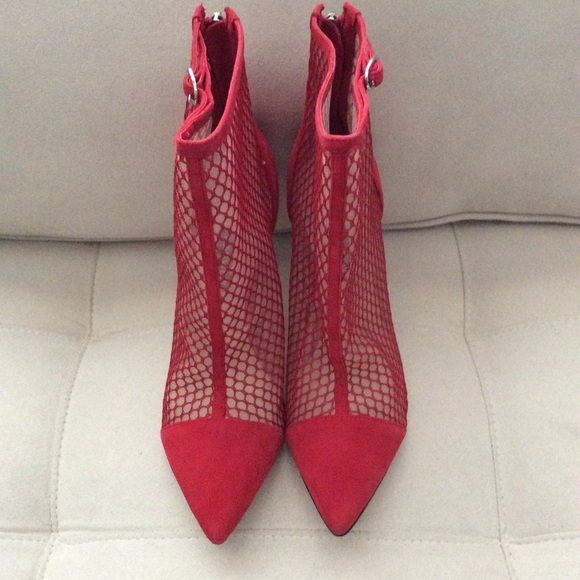 “NIB”Red Nine West Heels - Picture 2 of 5